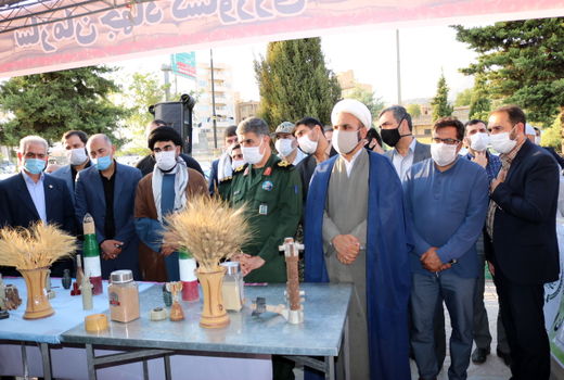 برگزاری نمایشگاه چهلمین سالگرد دفاع مقدس سازمان جهاد کشاورزی استان ایلام