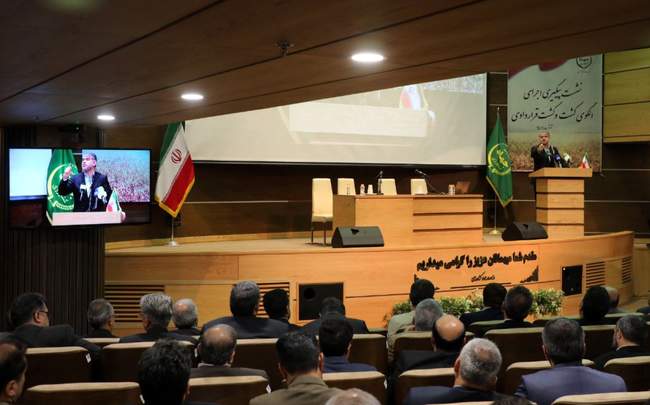 نشست پیگیری اجرای الگوی کشت و کشت قراردادی"با حضور جمعی از مدیران ستادی و استانی در وزارت جهاد کشاورزی