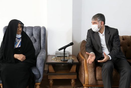 وزیر جهاد کشاورزی با خانواده شهید «رادپور» دیدار کرد