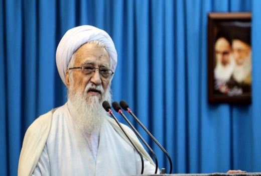  مسئولان در رفع گرفتاری های مردم بکوشند