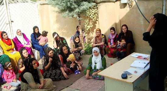 زنان با آموزش، خانواده و جامعه را تغییر میدهند/ موتور پنهان تحول مدیریتی و اقتصادی