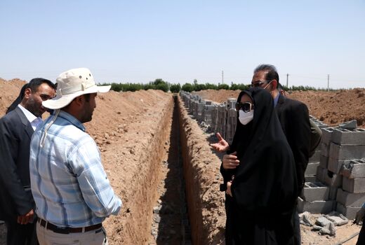 بازدید رییس سازمان جهاد کشاورزی قزوین از روند احداث یک واحد گلخانه مدرن در دانسفهان