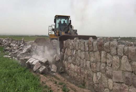 4 بنای غیر مجاز در اراضی کشاورزی شهرستان قزوین تخریب شد 