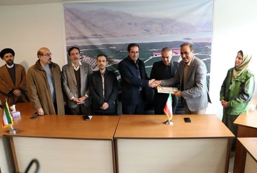 اهدای اولین پروانه بهره‌برداری گردشگری کشاورزی در طارم سفلی