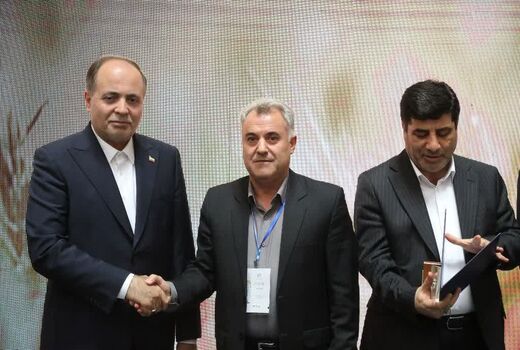 تجلیل از مدیر جهاد کشاورزی میاندوآب به عنوان مدیر برتر بخش کشاورزی 
