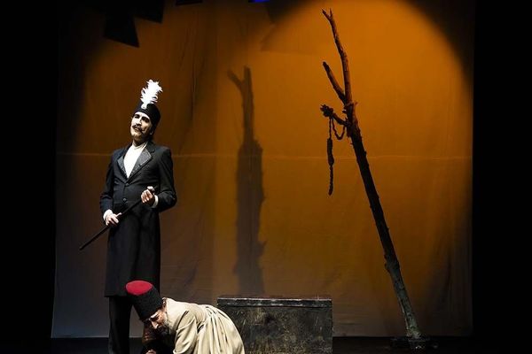 اجرای دو نمایش در تالار سایه تمدید شد