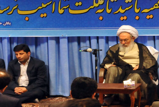 آیت الله مجتهد شبستری، یار وفادار و صادق امام و رهبری تا آخر پای انقلاب ایستاد