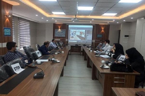 اولین رویداد ملی شتاب توت فرنگی در سنندج برگزار شد