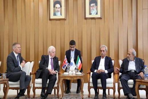 انگلیس نیازهای دارویی ایران را تامین می‌کند