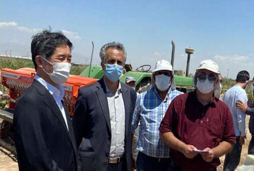 سفیر ژاپن از باغ الگویی پسته در بخش ایلخچی بازدید کرد