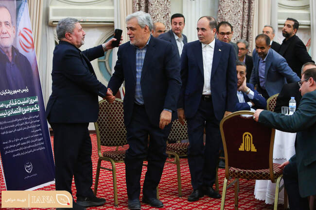 نشست صمیمی وزیر جهاد کشاورزی با خبرنگاران