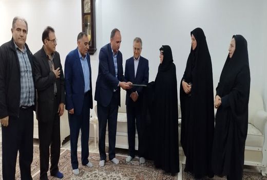 دیدار سرپرست جهاد کشاورزی آذربایجان غربی با خانواده‌های شهدا 