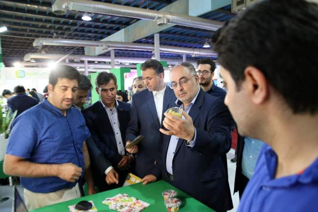 بازدید معاون برنامه ریزی و امور اقتصادی وزارت جهاد کشاورزی از بیست و پنجمین نمایشگاه الکامپ