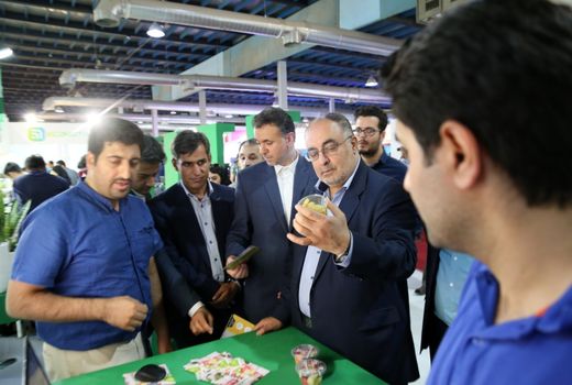 بازدید معاون برنامه ریزی و امور اقتصادی وزارت جهاد کشاورزی از بیست و پنجمین نمایشگاه الکامپ