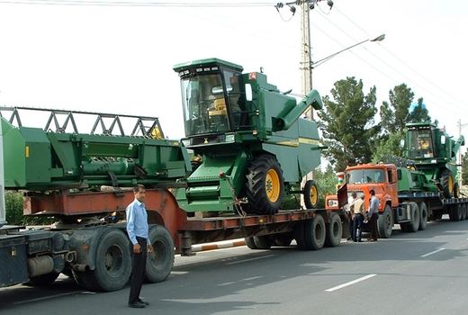 فعالیت  784 دستگاه کمباین در مزارع گندم استان زنجان