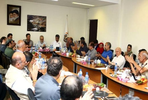  ساخت ٥ تا ١٠ فیلم مستند صنعتی با مشارکت مرکز گسترش و ایمیدرو