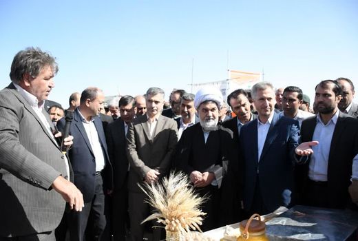 اولین جشنواره پسته و نمایشگاه توانمندی های روستایی و عشایری شهرستان آذرشهر برگزار شد 