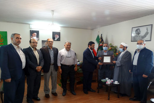 تجلیل رئیس سازمان جهاد کشاورزی استان از فرمانده حوزه یک بسیج ادارات سپاه عاشورا