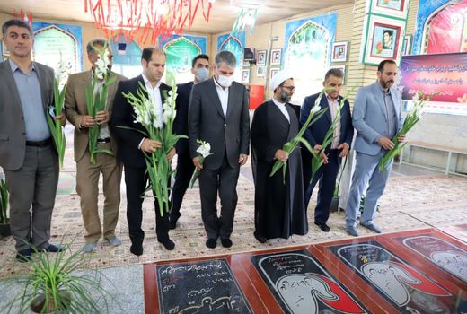 تجدید میثاق وزیر جهاد کشاورزی با شهدای شهرستان دلیجان