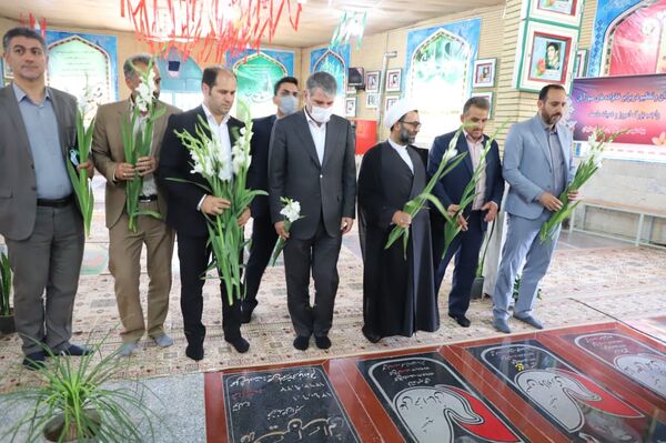 تجدید میثاق وزیر جهاد کشاورزی با شهدای شهرستان دلیجان
