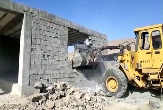 تخریب و قلع و قمع ۶ مورد ساخت و ساز غیرمجاز در  اراضی کشاورزی شهرستان مراغه