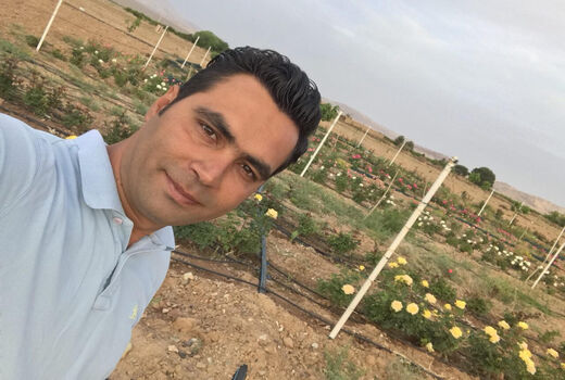 از ۵۰ هکتار بایر، توت صادراتی درآوردم