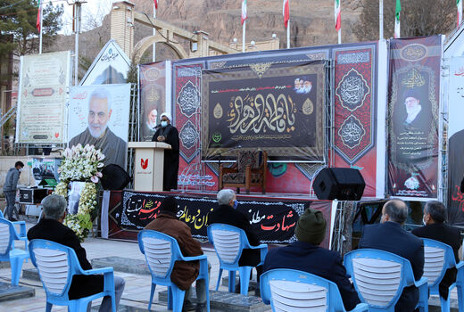 کارکنان سازمان جهاد کشاورزی استان کرمان به مناسبت سالروز شهادت حضرت فاطمه(س) با سردار شهید سپهبد حاج قاسم سلیمانی وسایر شهدا تجدید بیعت کردند.