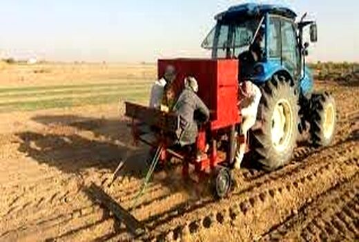 اقدام مالکان تراکتورها و کمباین‌ها نسبت به پلاک گذاری وسایل تا پایان مهرماه 