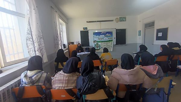 ترویج فرهنگ حفاظت از خاک در مدارس میانه