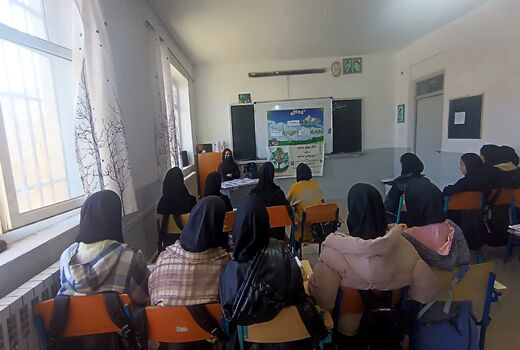 ترویج فرهنگ حفاظت از خاک در مدارس میانه