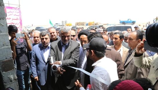 افتتاح مزرعه پرورش میگو توسط وزیر جهاد کشاورزی در ساحل سیریک استان هرمزگان