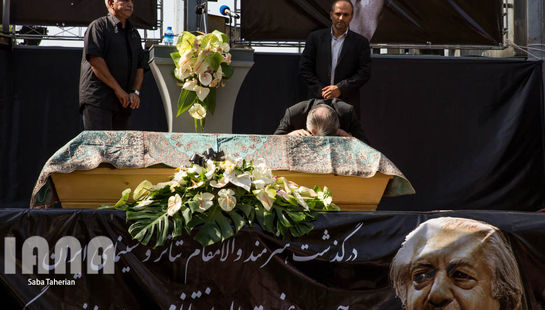 مراسم تشییع پیکر عزت‌الله انتظامی