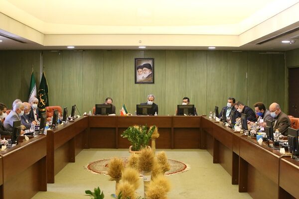 اتحادیه‌های روستایی و عشایری در توسعه کشاورزی قراردادی مشارکت کنند