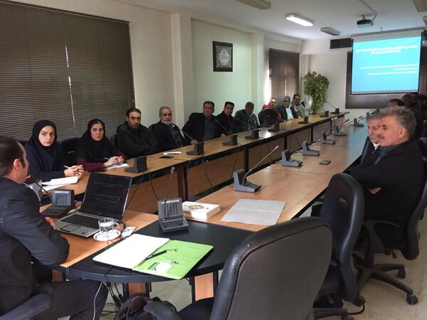 کشاورزان اسلامشهر در دوره "سرویس ونگهداری سیستم های آبیاری" شرکت کردند