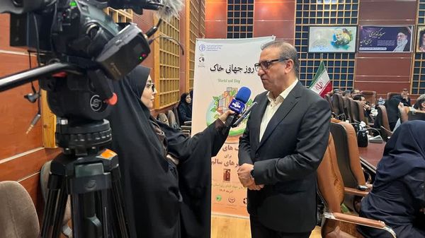 طراحی احیای خاک‌های تخریبی در حاشیه شهرها و روستاهای استان بوشهر
