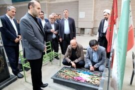 آغاز برنامه‌های هفته جهاد کشاورزی با غبارروبی و عطرافشانی مزار مطهر شهدا در تبریز
