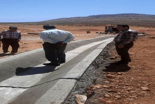 اجرای دو طرح زیر بنایی در زرقان آغاز شد