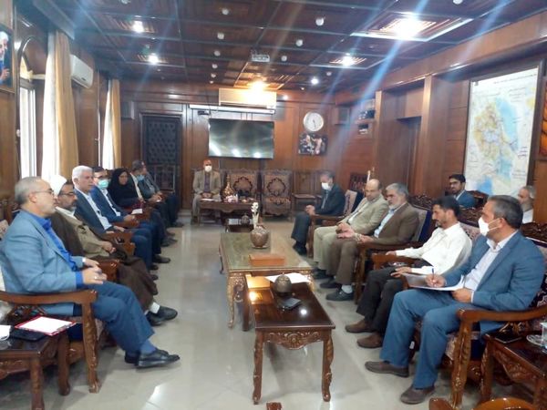 در تلاطم بازار مدیریت بیشتری لازم است همه باید به هم کمک کنیم تا مشکلات حل بشود