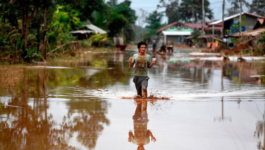 شکستن سد در لائوس