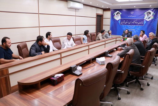 دیدار نمایندگان کشاورزان سه روستای طارم سفلی با رییس سازمان جهاد کشاورزی استان قزوین