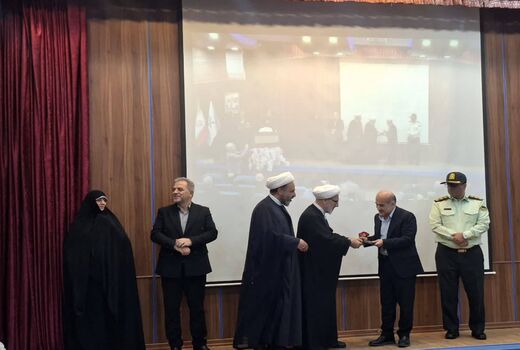 تجلیل از حماسه‌سازان امنیت غذایی در آیین میراث ایثار و پایداری شیلات
