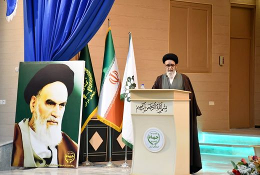 مهمترین مسئولیتی که امروز در نظام اسلامی بر عهده ماست اقامه نماز است