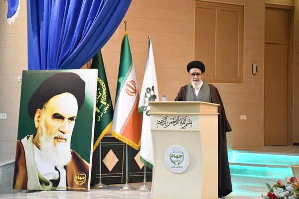 مهمترین مسئولیتی که امروز در نظام اسلامی بر عهده ماست اقامه نماز است