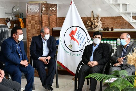 تقویت مراکز خدماتی غیر دولتی در راس امور بخش های کشاورزی دولتی قرار گیرد