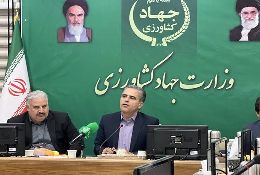 صدور کارت سوخت برای ماشین‌‌آلات کشاورزی را به صورت جدی پیگیری می‌کنیم