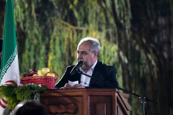 باید مزیتهای رقابتی هر شهرستان را تقویت و زنجیره ارزش محصولات را از باغ تا بازار کامل کنیم
