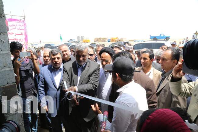 فتتاح مزرعه پرورش میگو توسط وزیر جهاد کشاورزی در ساحل سیریک استان هرمزگان