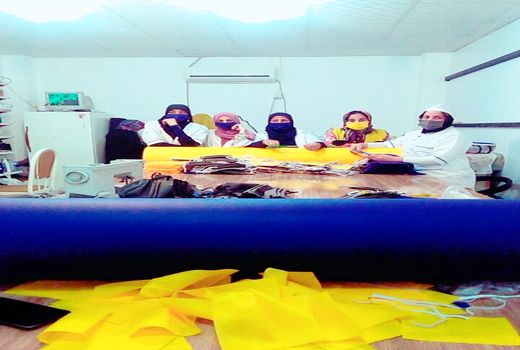 زنان روستایی روزانه هزار ماسک در مُهر تولید می کنند