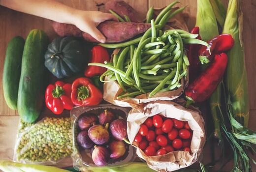 اینفوگرافیک/ 9 ماده غذایی مفید برای کلسترول بالا 