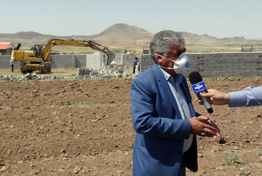 قلع و قمع  ساخت و سازهای غیرمجاز در اراضی کشاورزی واقع در منطقه اسپیران شهرستان تبریز